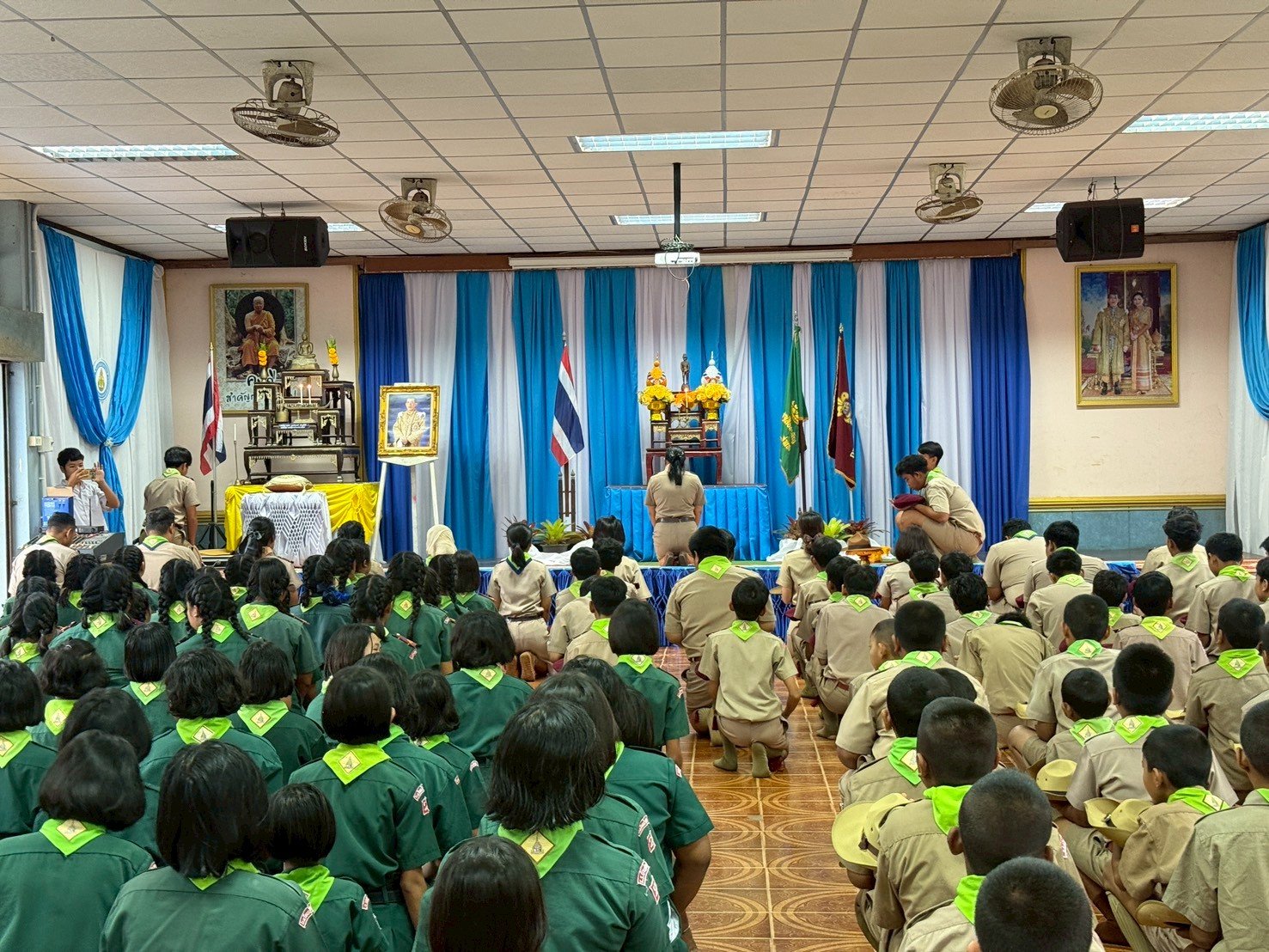 <div style='text-align:center;'>
						ชื่อไฟล์ : 032b2cc936860b03048302d991c3498f1_1453841181.jpg <a href='img/article/art_1764139966/image/g/032b2cc936860b03048302d991c3498f1_1453841181.jpg' target='_blank' style='color:$FFF !important;' download>Download</a></div>