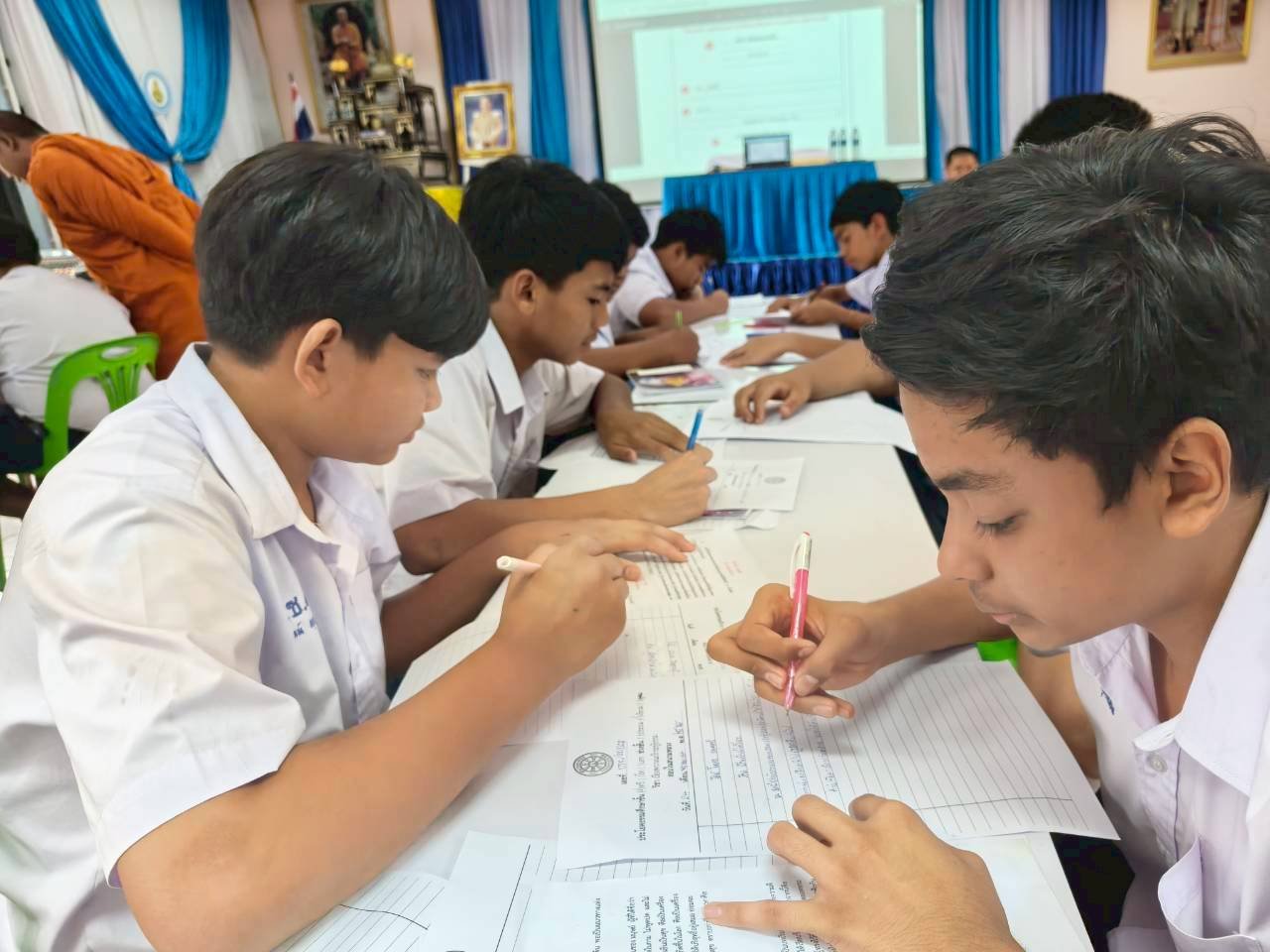 <div style='text-align:center;'>
						ชื่อไฟล์ : a269962fe1424e1ca3e68c328b9fed611_384933146.jpg <a href='img/article/art_1764140207/image/g/a269962fe1424e1ca3e68c328b9fed611_384933146.jpg' target='_blank' style='color:$FFF !important;' download>Download</a></div>