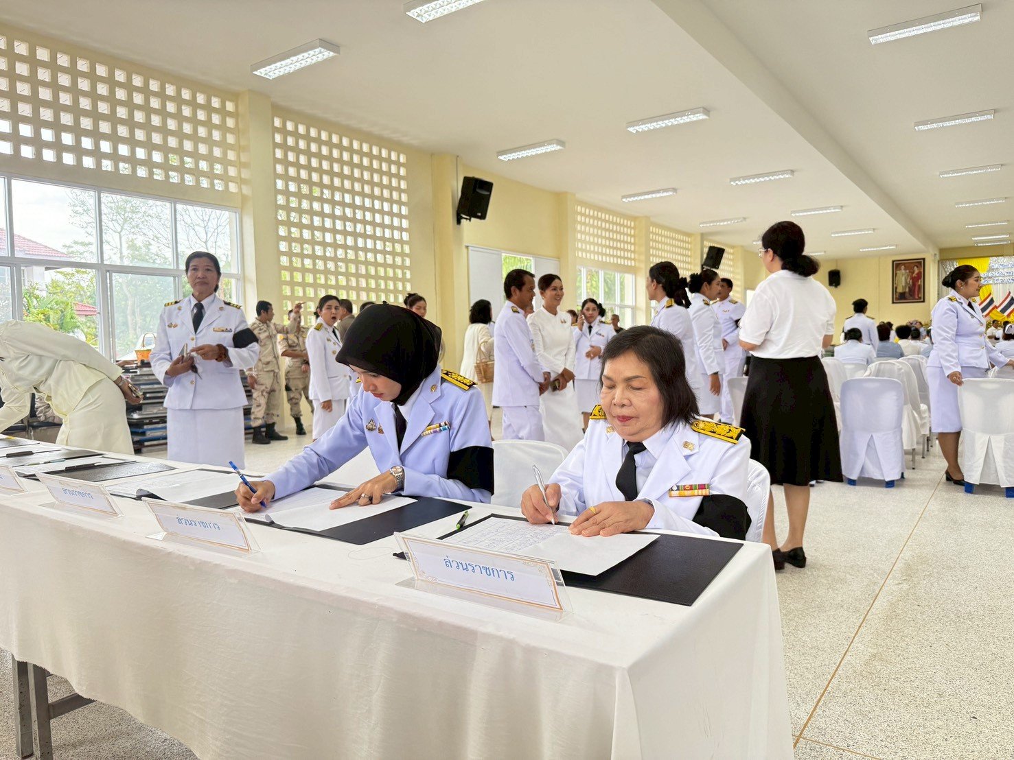 <div style='text-align:center;'>
						ชื่อไฟล์ : 032b2cc936860b03048302d991c3498f1_1453841181.jpg <a href='img/article/art_1765175907/image/g/032b2cc936860b03048302d991c3498f1_1453841181.jpg' target='_blank' style='color:$FFF !important;' download>Download</a></div>