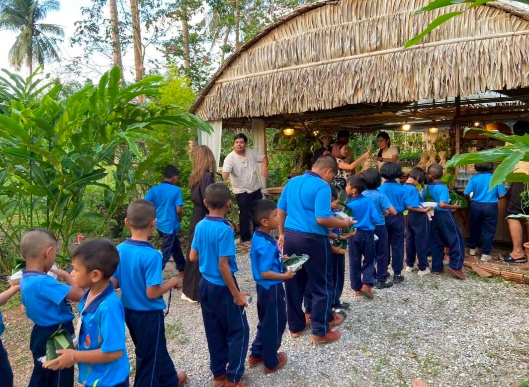 <div style='text-align:center;'>
						ชื่อไฟล์ : a269962fe1424e1ca3e68c328b9fed611_384933146.jpg <a href='img/article/art_1765336348/image/g/a269962fe1424e1ca3e68c328b9fed611_384933146.jpg' target='_blank' style='color:$FFF !important;' download>Download</a></div>