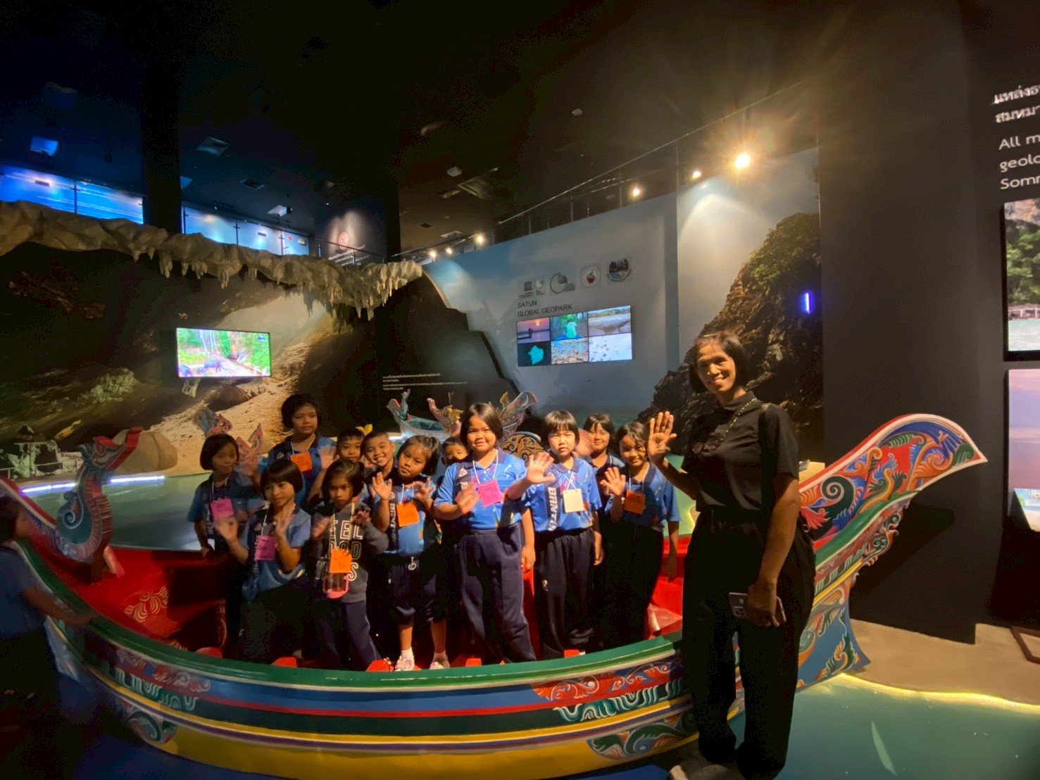 <div style='text-align:center;'>
						ชื่อไฟล์ : cf5d3c0bfc6069452f2473d6904da38b1_210506760.jpg <a href='img/article/art_1765336348/image/g/cf5d3c0bfc6069452f2473d6904da38b1_210506760.jpg' target='_blank' style='color:$FFF !important;' download>Download</a></div>