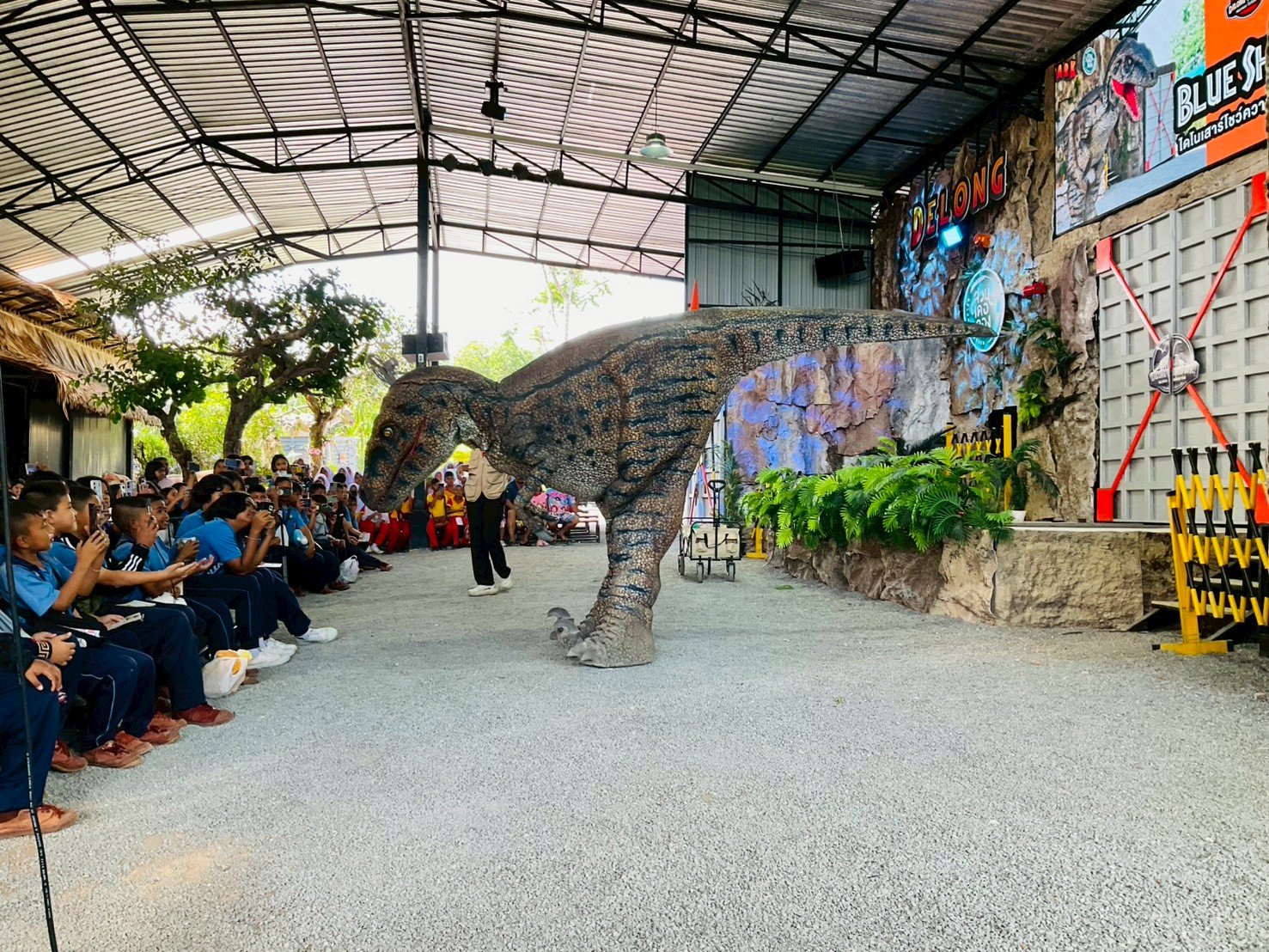 <div style='text-align:center;'>
						ชื่อไฟล์ : 030d7e8e966169ab4c7f67c291c333f41_2641726917.jpg <a href='img/article/art_1765337800/image/g/030d7e8e966169ab4c7f67c291c333f41_2641726917.jpg' target='_blank' style='color:$FFF !important;' download>Download</a></div>