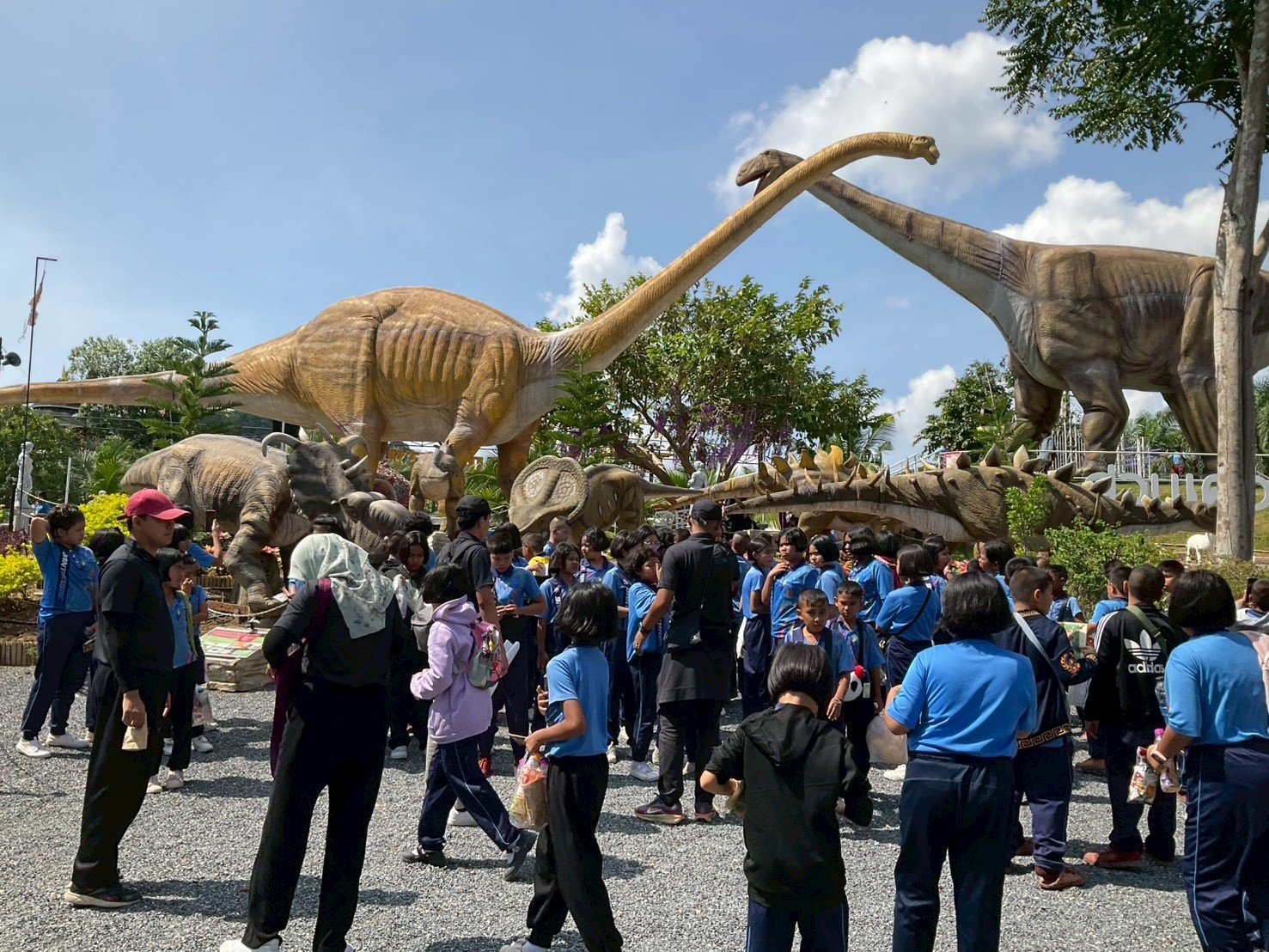 <div style='text-align:center;'>
						ชื่อไฟล์ : cf5793938b321b67b3b667655b3757031_1760897797.jpg <a href='img/article/art_1765337858/image/g/cf5793938b321b67b3b667655b3757031_1760897797.jpg' target='_blank' style='color:$FFF !important;' download>Download</a></div>