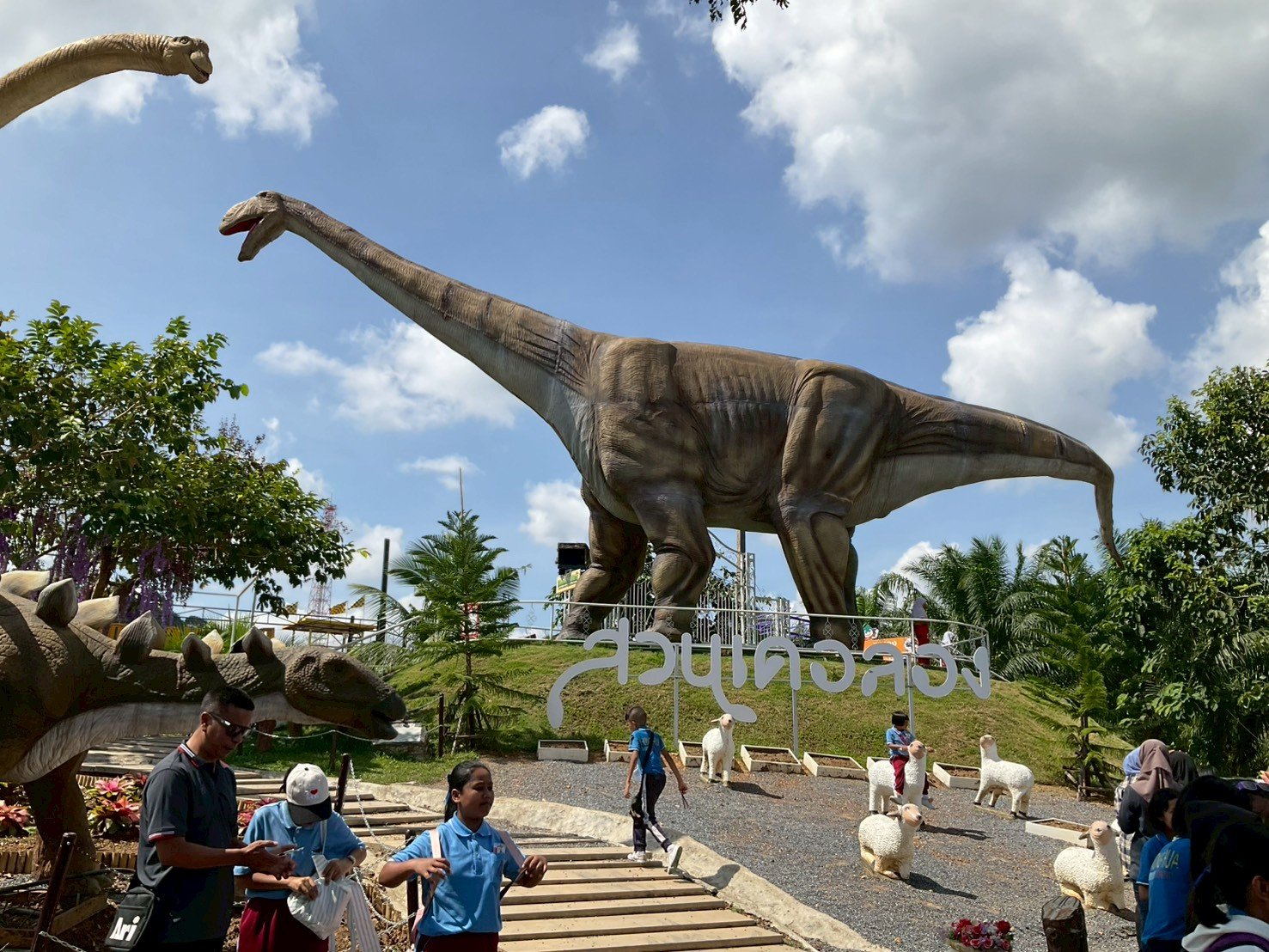 <div style='text-align:center;'>
						ชื่อไฟล์ : e0e28452229af52e70f87dd03c3a30c21_305494117.jpg <a href='img/article/art_1765337858/image/g/e0e28452229af52e70f87dd03c3a30c21_305494117.jpg' target='_blank' style='color:$FFF !important;' download>Download</a></div>