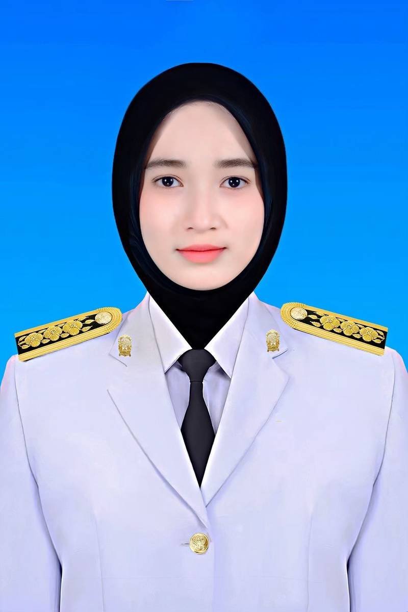 นางสาวอัสลีนา ยีละงู